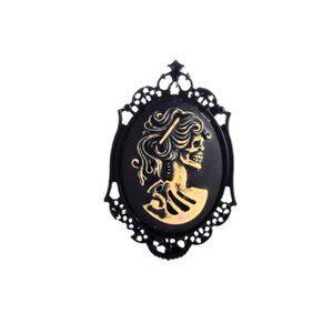 Gothic Skeleton Cameo Pendant – Vintage Black Victorian Horror Brooch Halloween